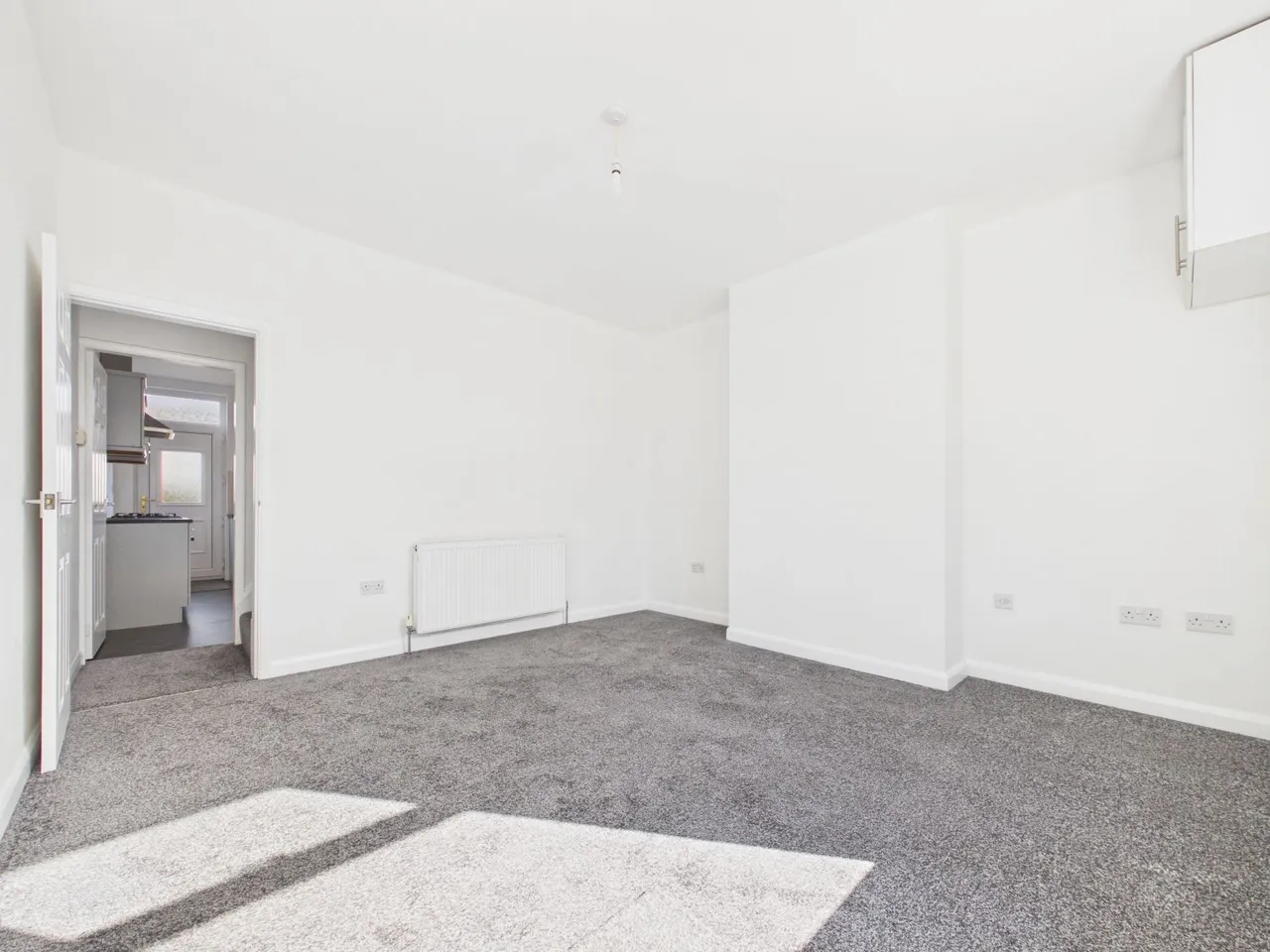 Wakefield Road, Featherstone, WF7, photo 4