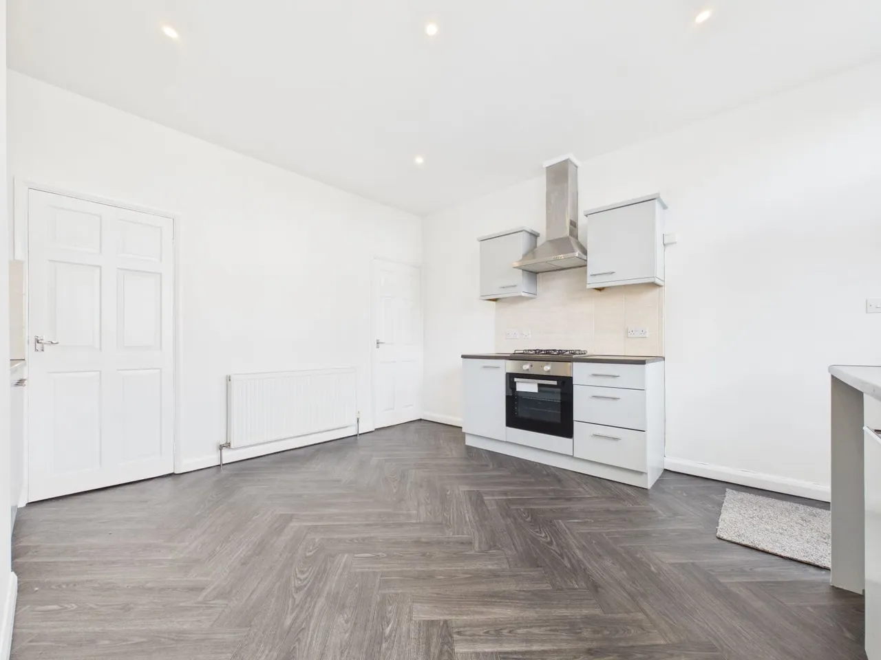 Wakefield Road, Featherstone, WF7, photo 8