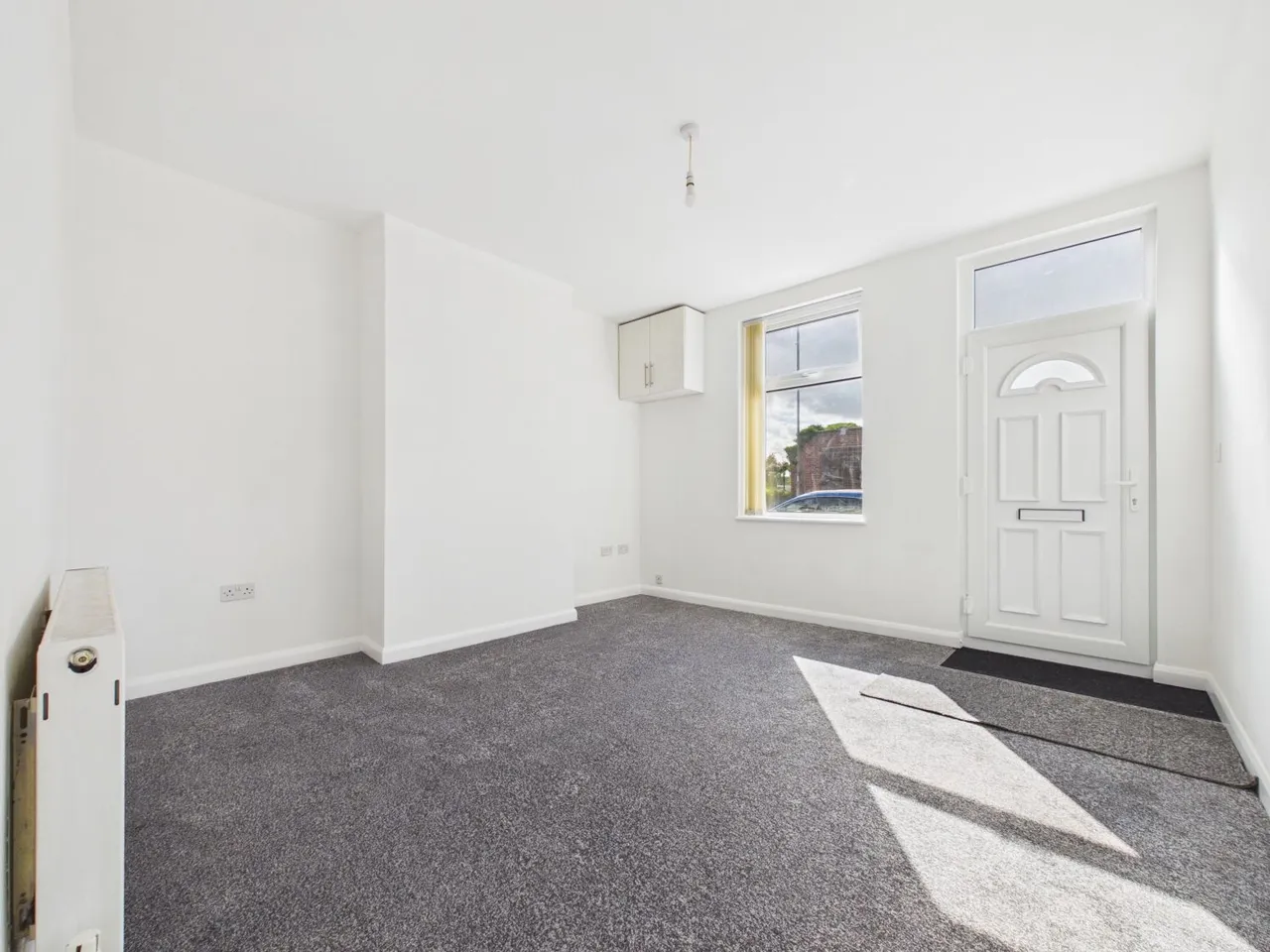 Wakefield Road, Featherstone, WF7, photo 3