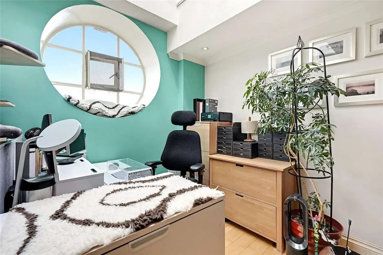 Devonhurst Place, Heathfield Terrace, London, W4 4JB, photo 9