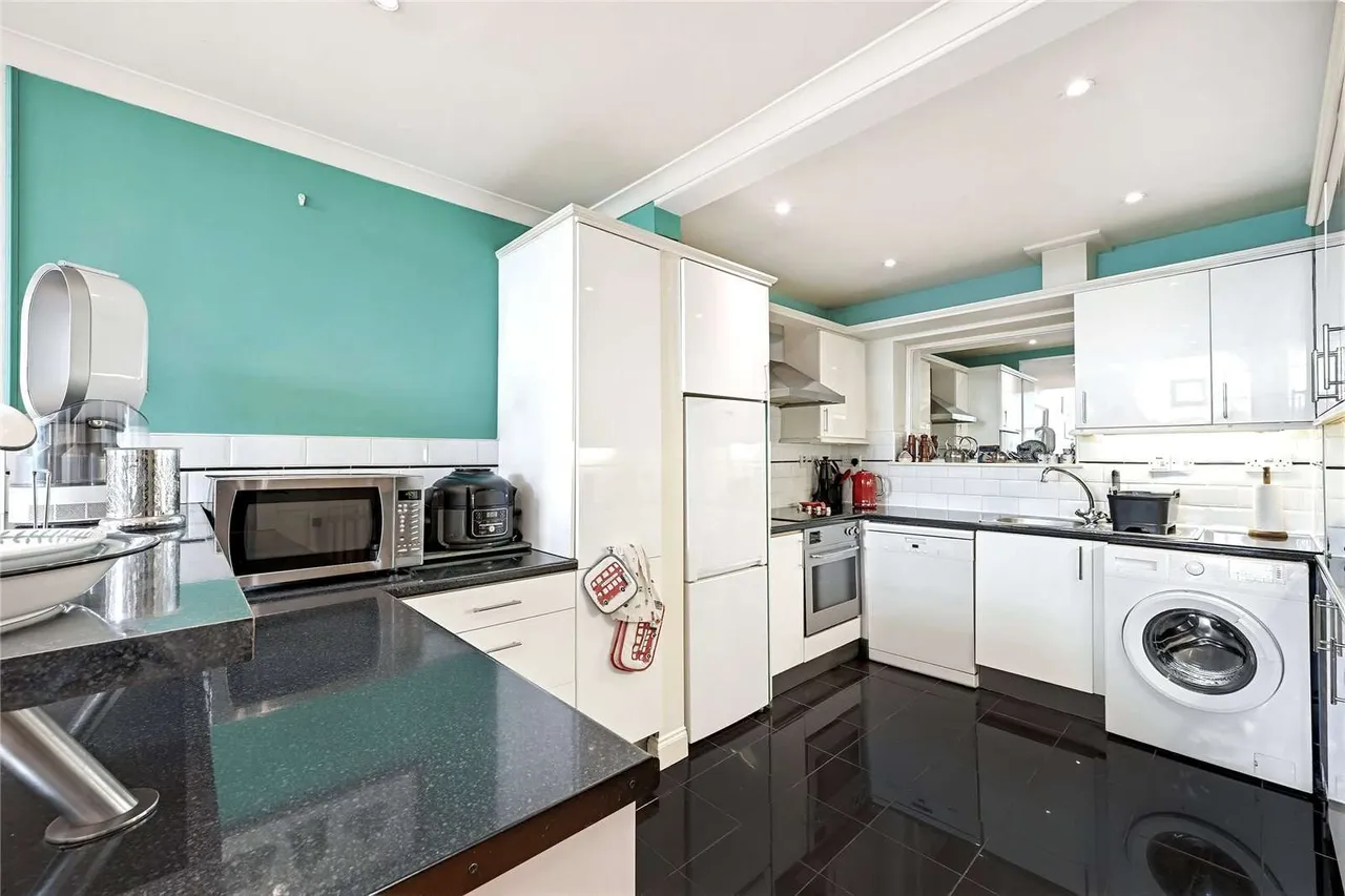 Devonhurst Place, Heathfield Terrace, London, W4 4JB, photo 2
