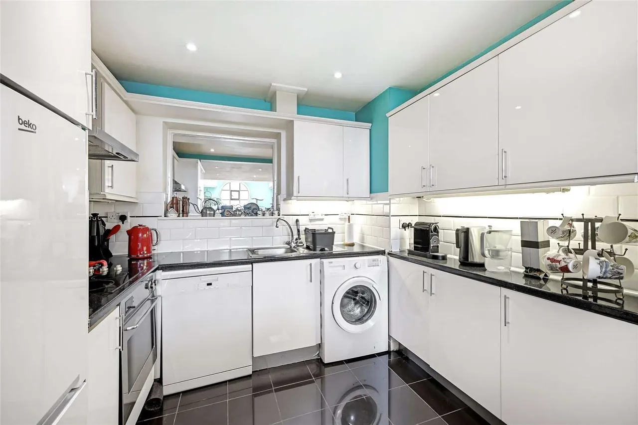 Devonhurst Place, Heathfield Terrace, London, W4 4JB, photo 6