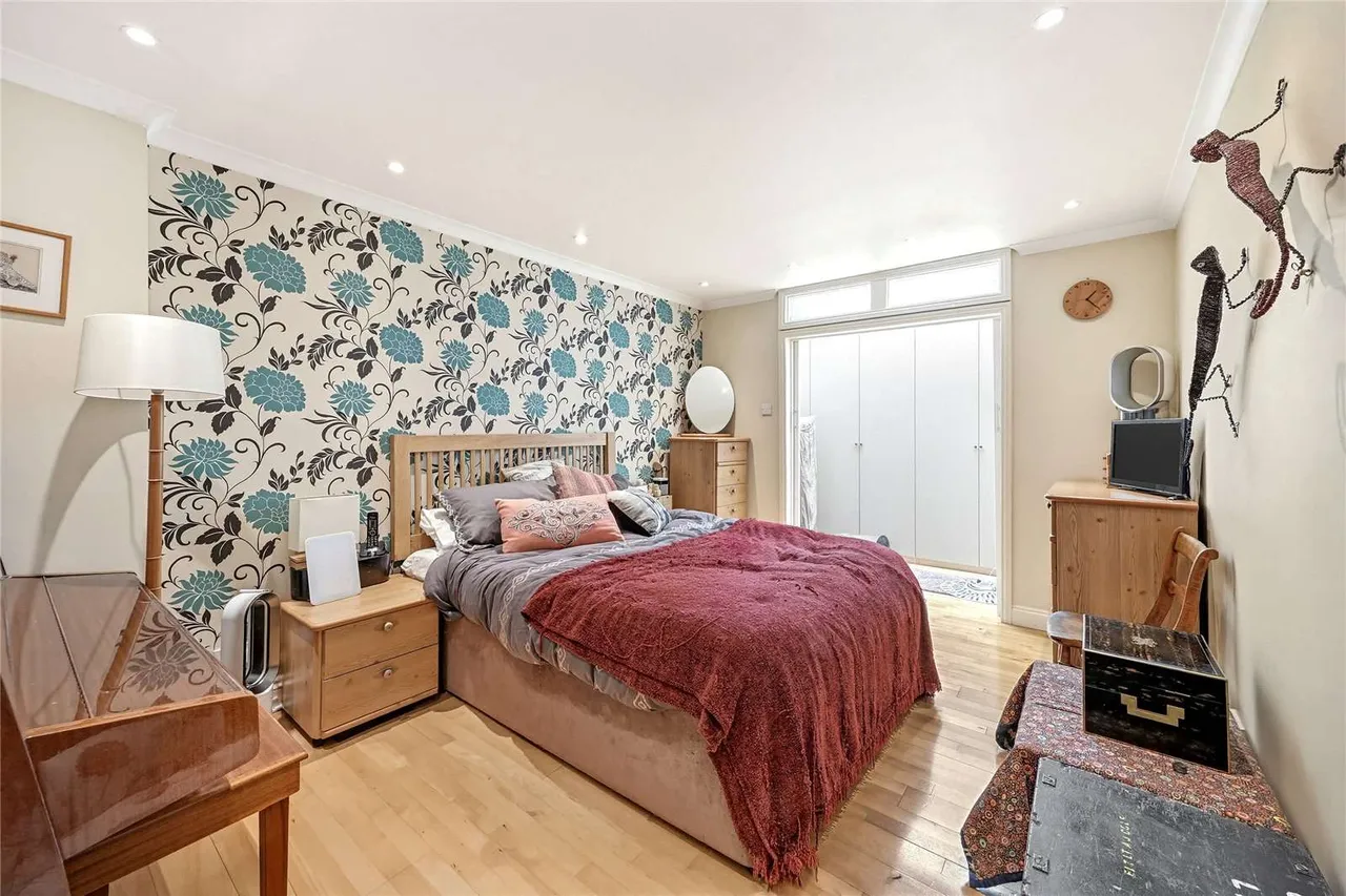 Devonhurst Place, Heathfield Terrace, London, W4 4JB, photo 5