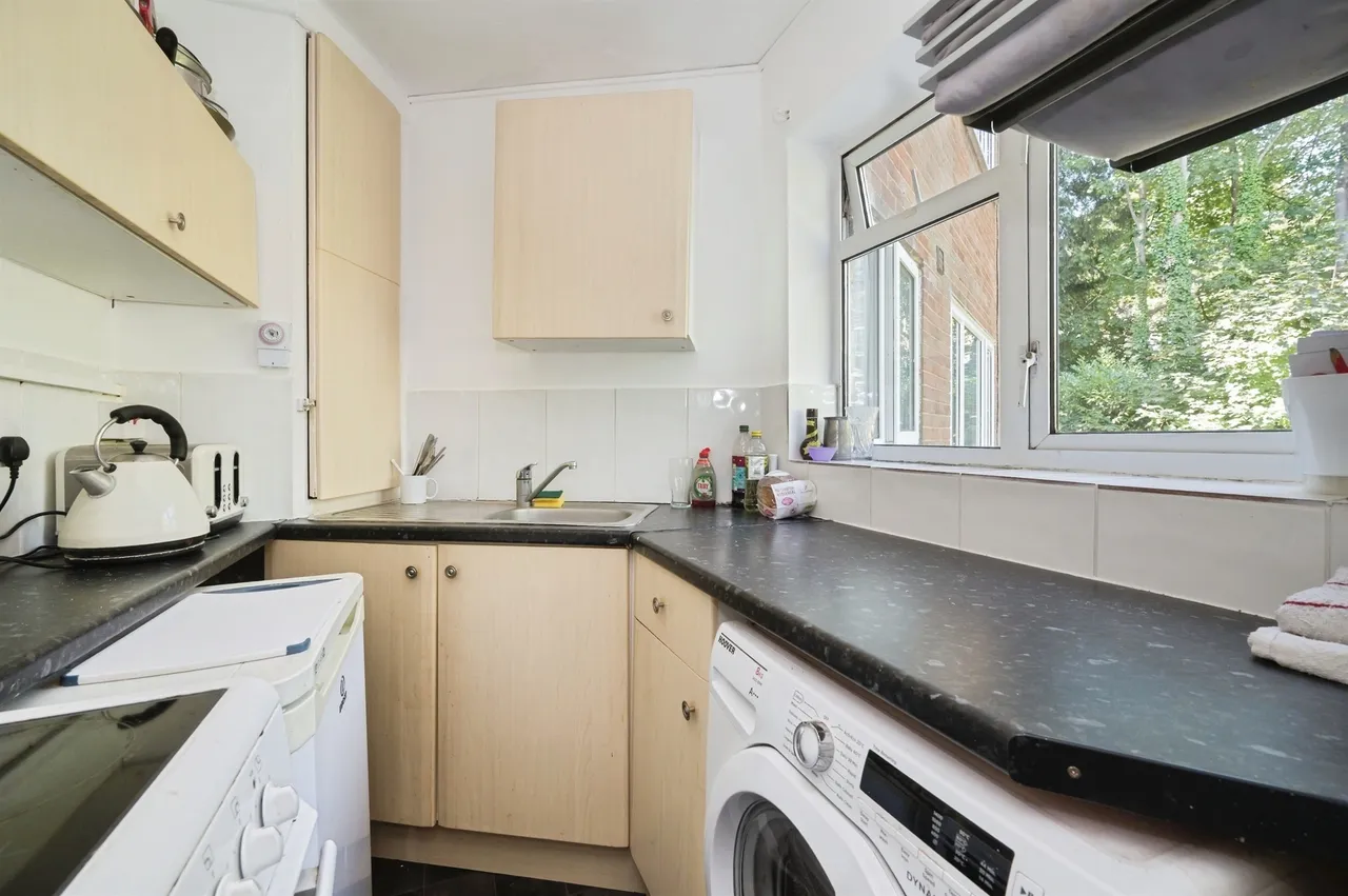 Runnymede Court, West End, SO30, photo 13