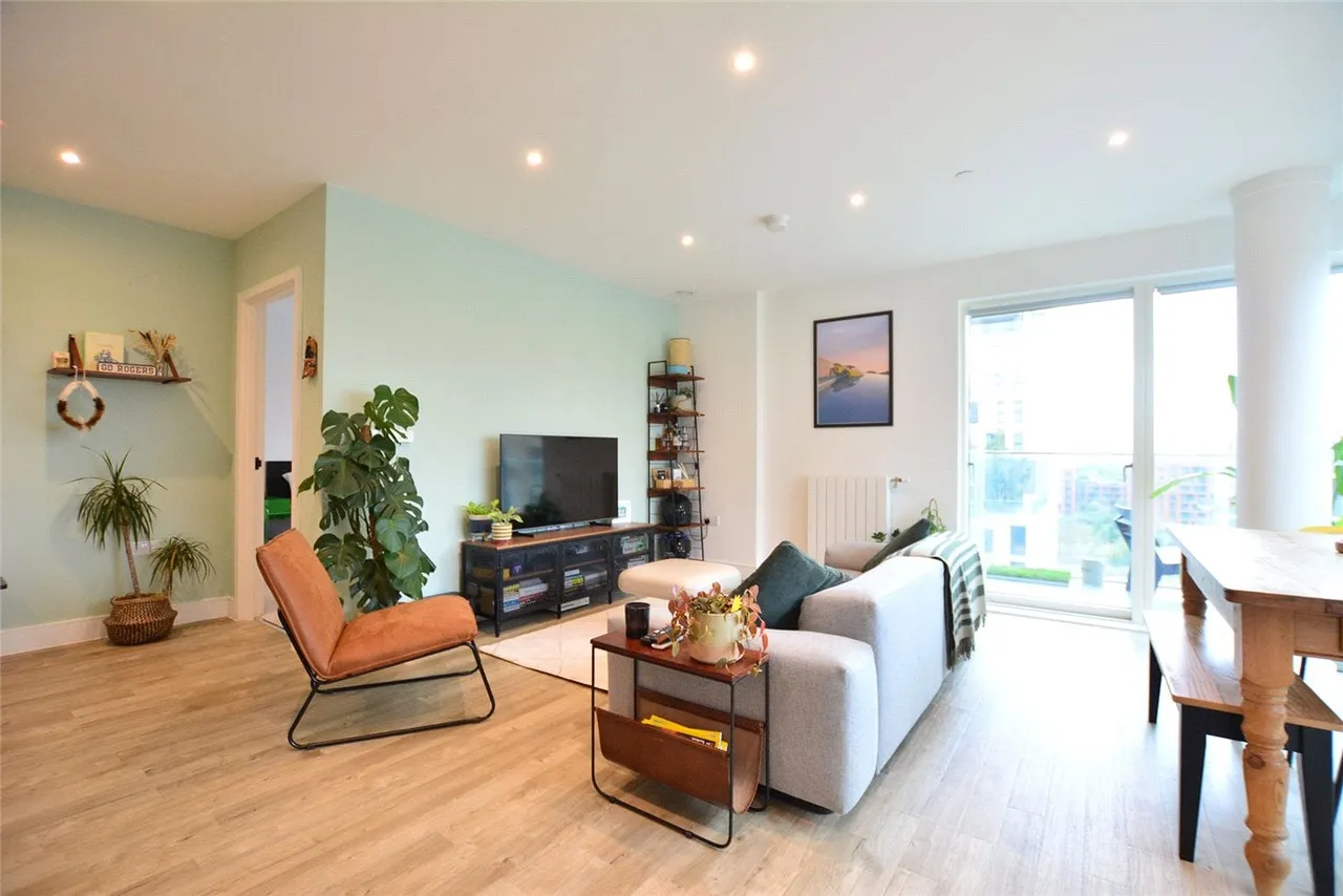 2 bed flat to rent — Plowden Road, London, SE3