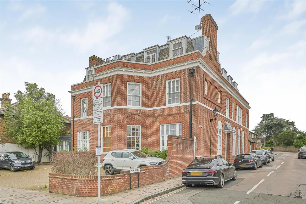 Upper Richmond Road West, East Sheen, SW14, photo 2