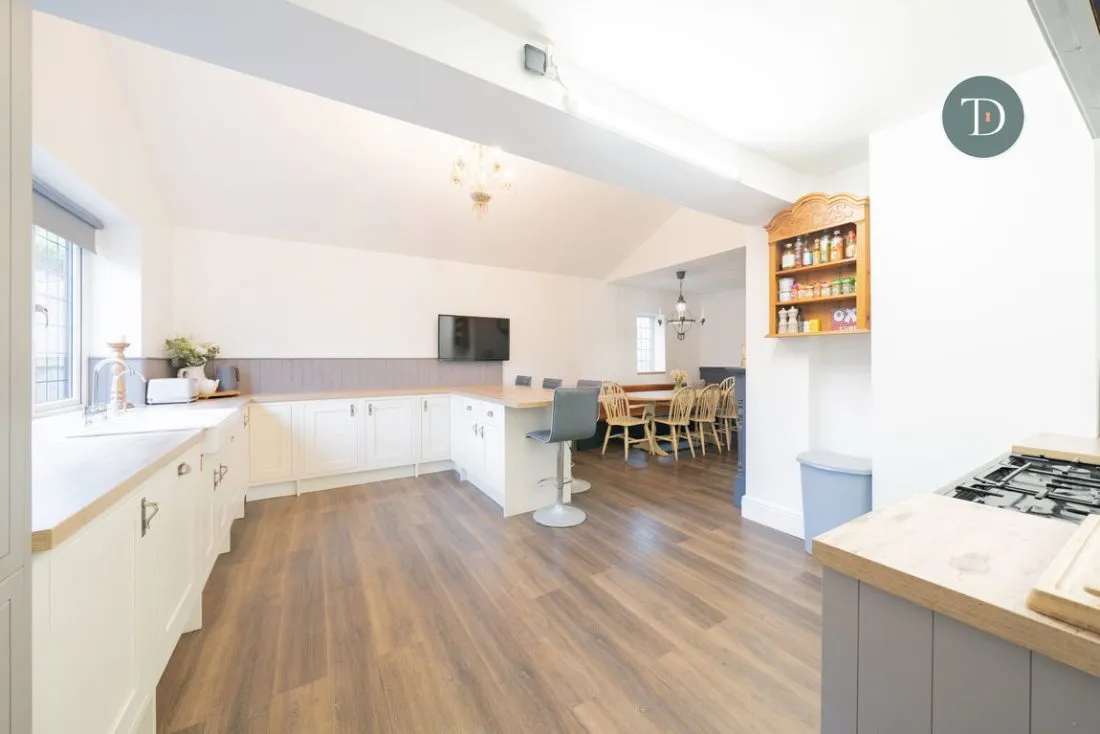 Chester Road, Great Sutton, CH66 2LR, photo 4