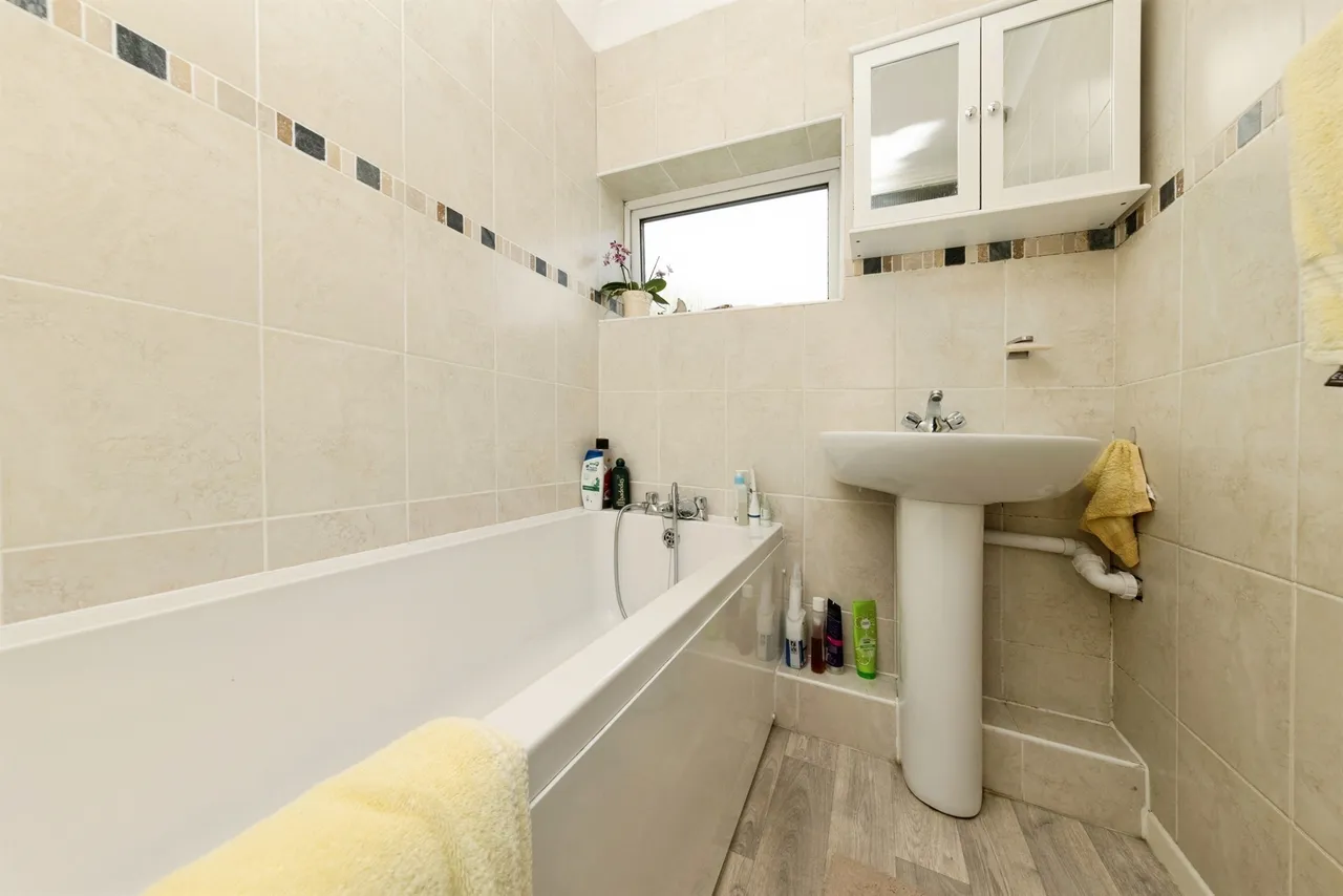 Chalfont Road, St Johns, CO4, photo 12
