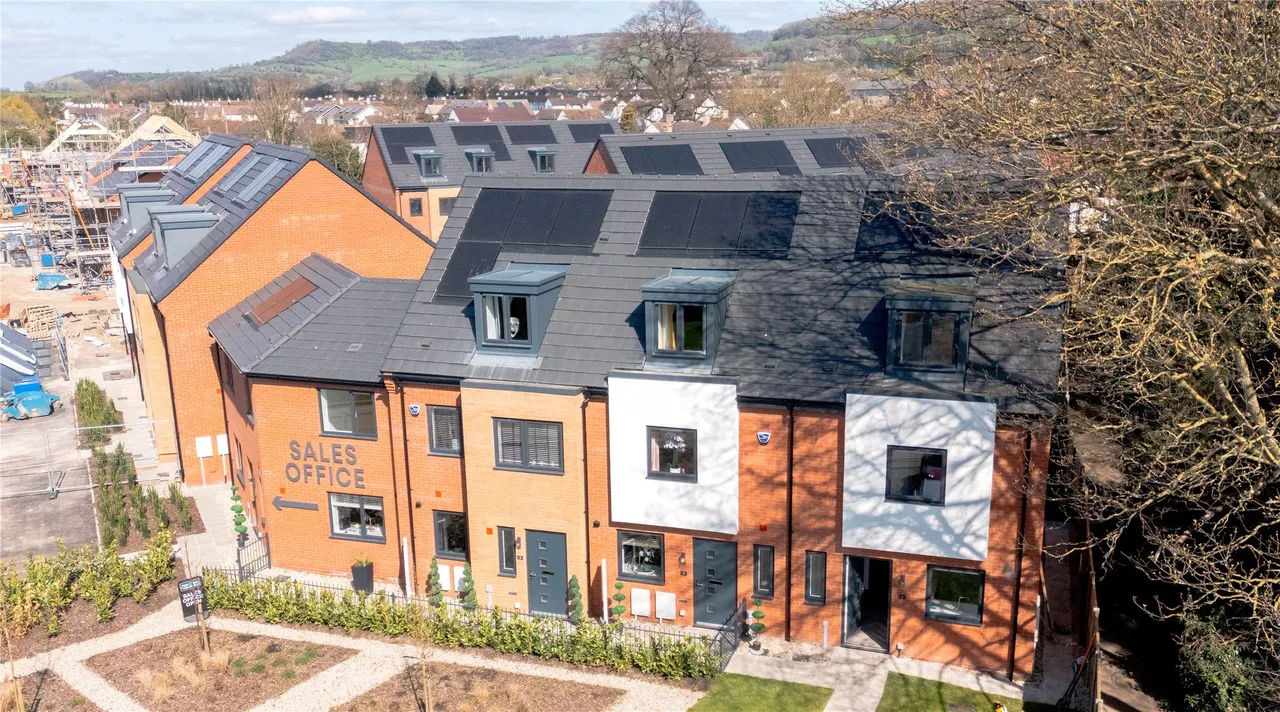We Pay Your Mortgage!, Gloucestershire, Stonehouse Court, GL10 3RB, photo 12