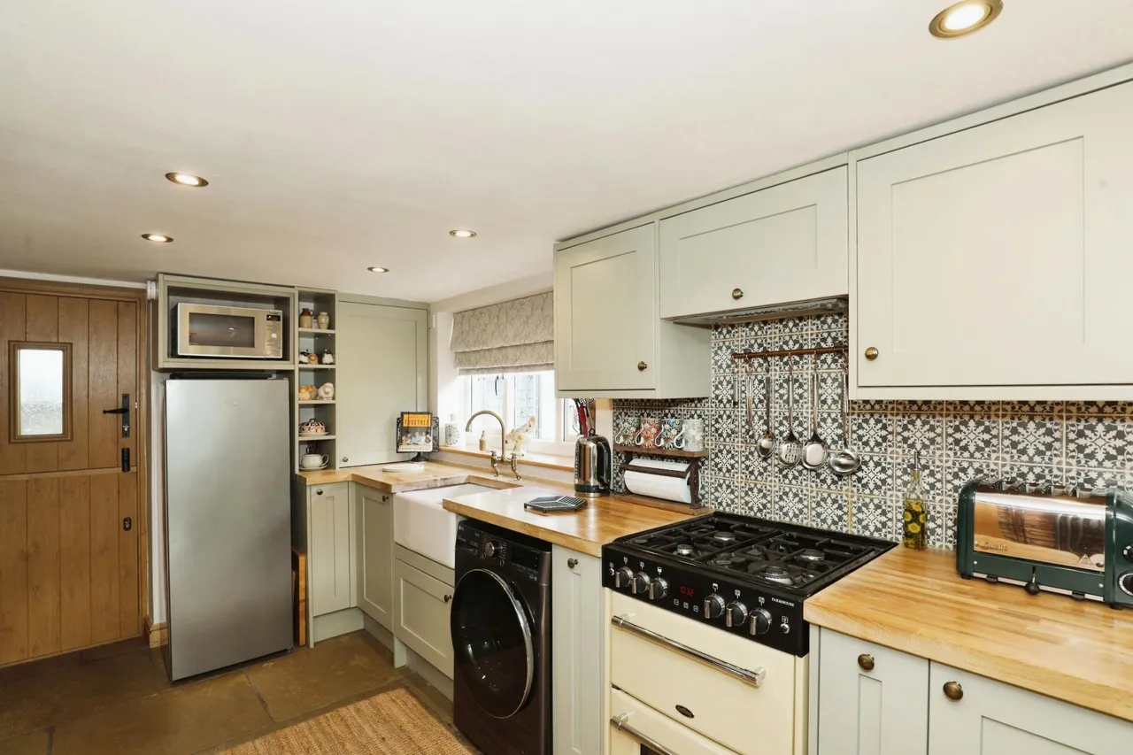 The Leys, Whiston, ST10, photo 7