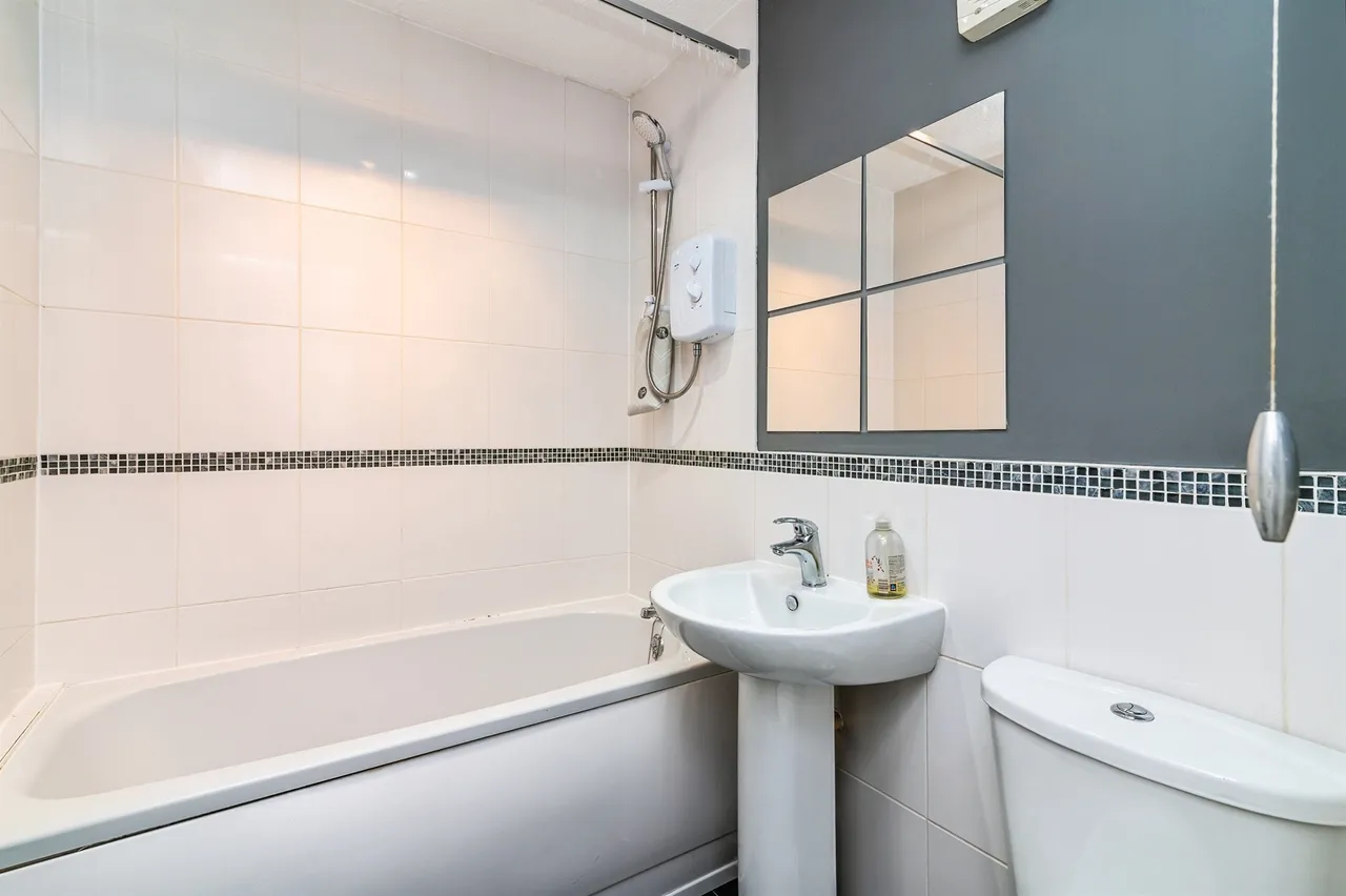 Helm Close, Nottingham, NG6, photo 6