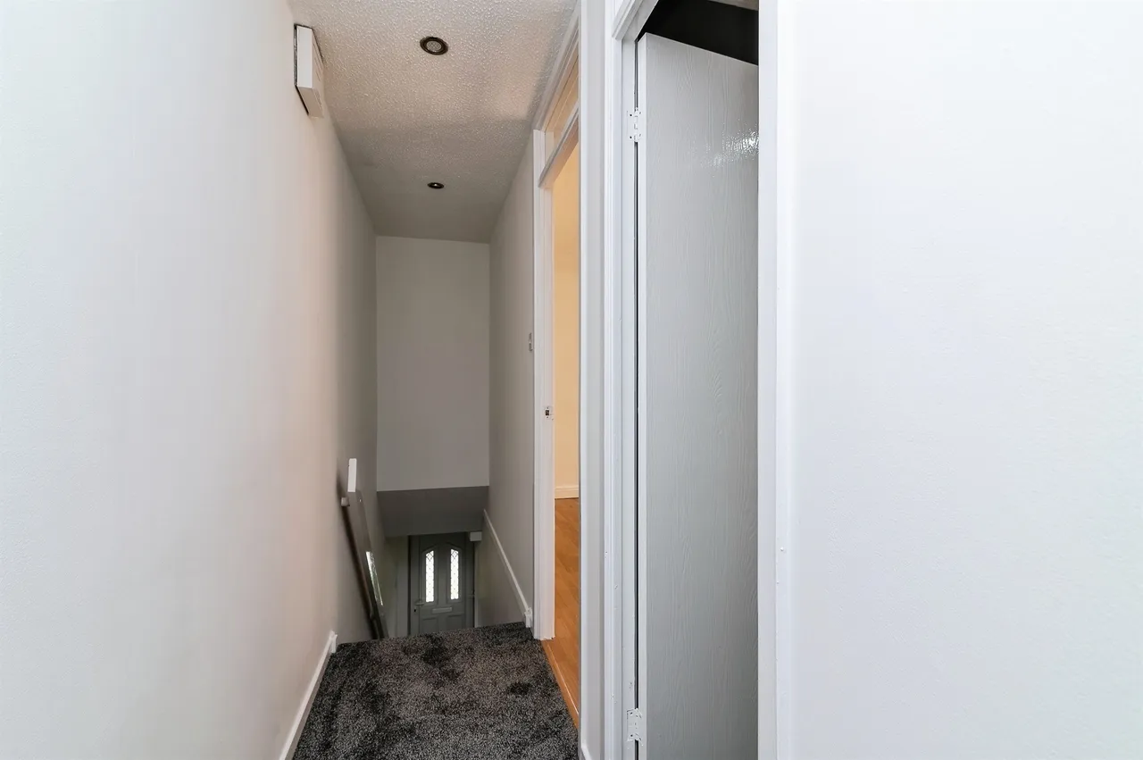 Helm Close, Nottingham, NG6, photo 2