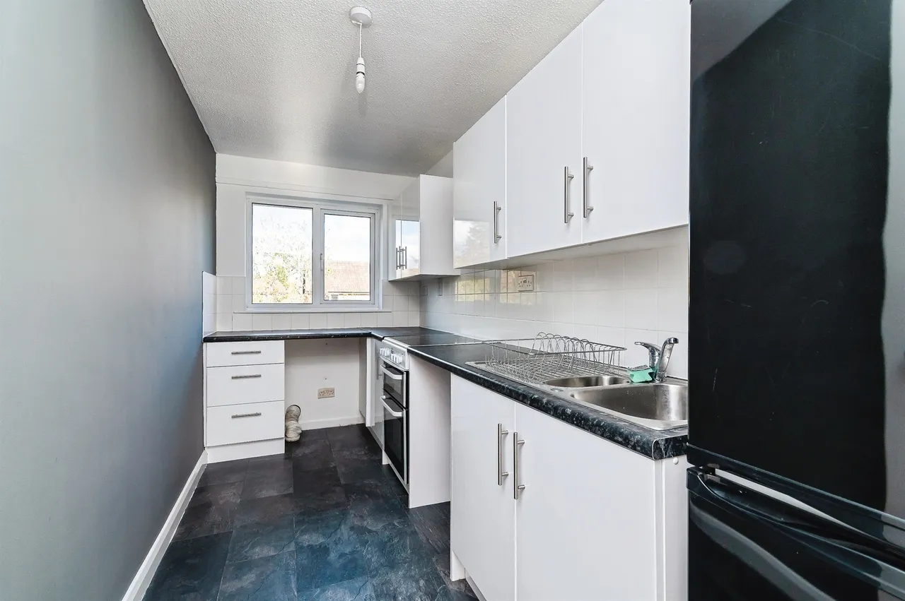 Helm Close, Nottingham, NG6, photo 5