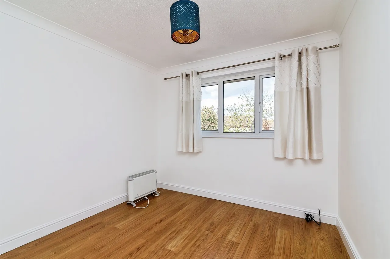 Helm Close, Nottingham, NG6, photo 7