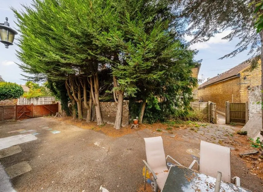 Thames Street, Sunbury-On-Thames, TW16, photo 6