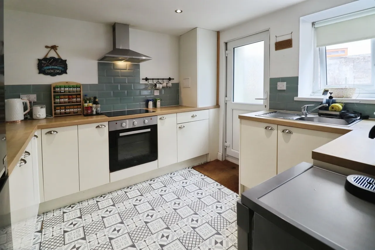 Hopkinstown Road, Pontypridd, photo 2