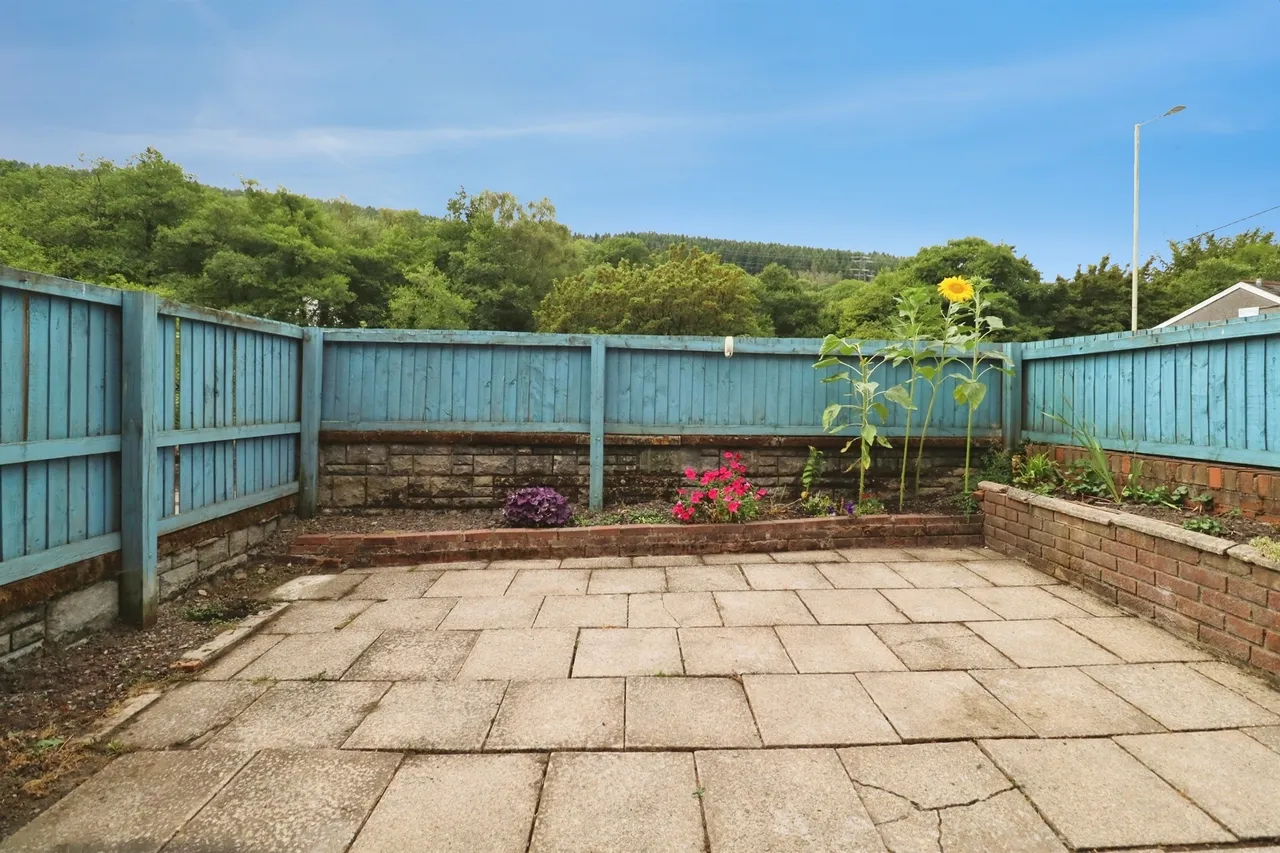 Hopkinstown Road, Pontypridd, photo 11
