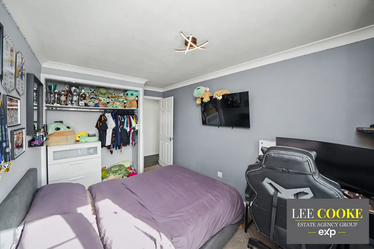 St. Pauls Close, Heath Hayes, WS11, photo 32