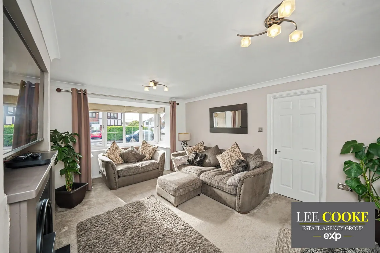 St. Pauls Close, Heath Hayes, WS11, photo 13