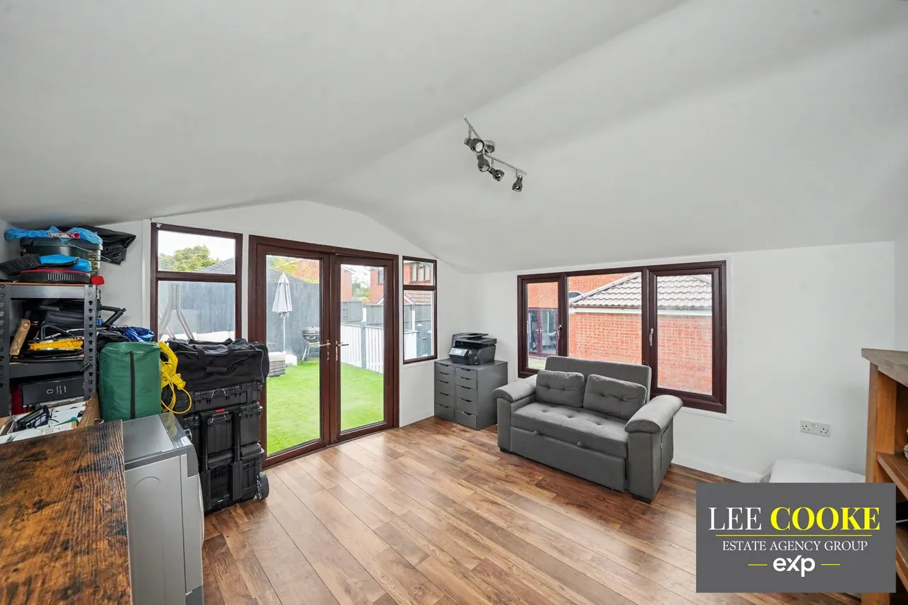 St. Pauls Close, Heath Hayes, WS11, photo 41