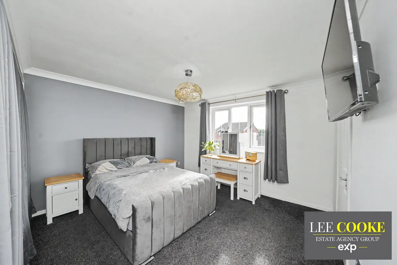 St. Pauls Close, Heath Hayes, WS11, photo 23
