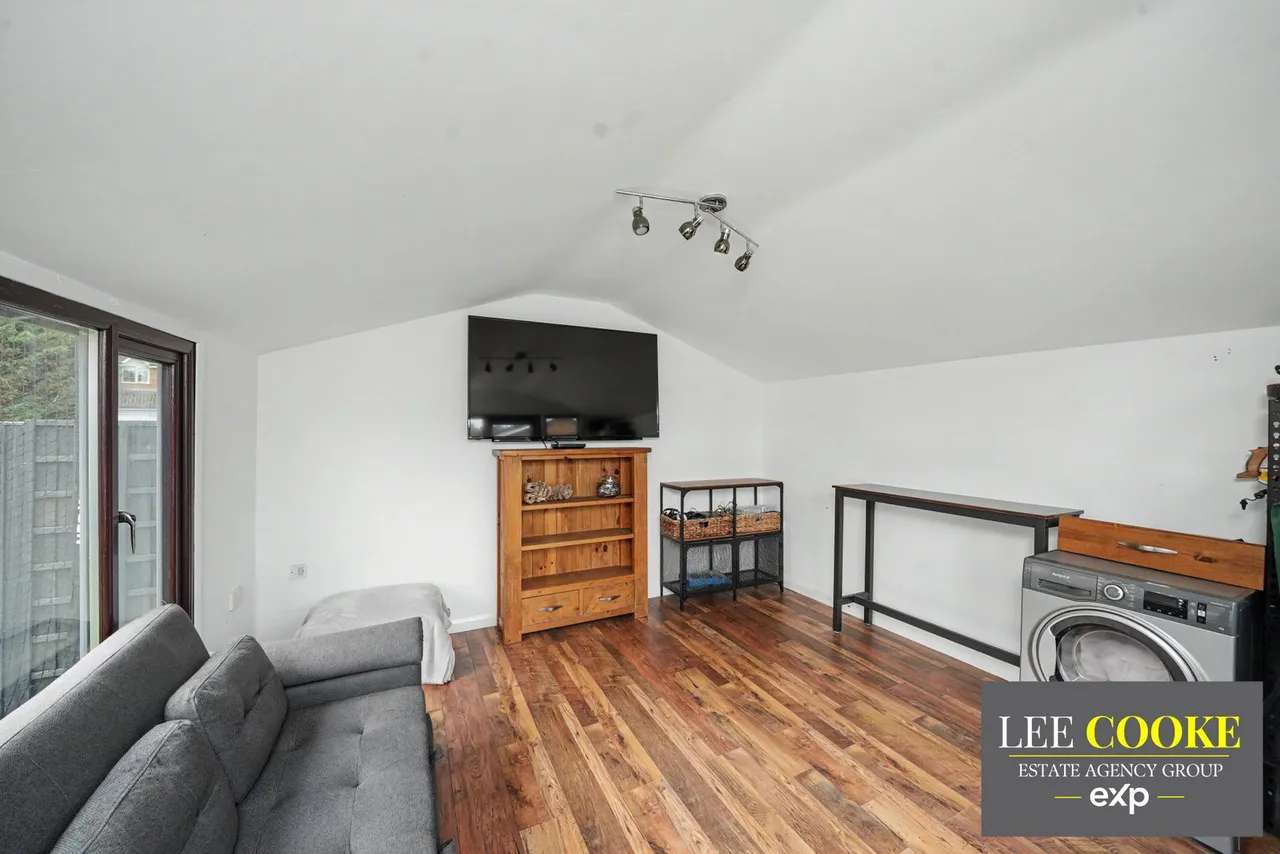St. Pauls Close, Heath Hayes, WS11, photo 42