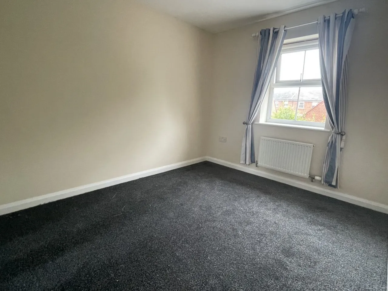 Pond Close, Fernwood, NG24, photo 7
