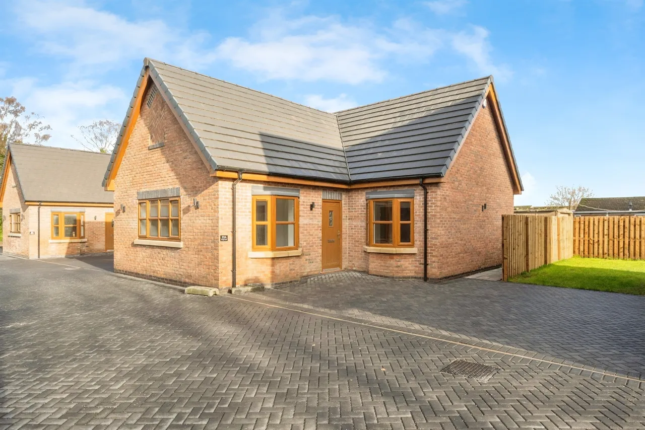 2 bed house for sale — Brigg Road, Broughton, Brigg