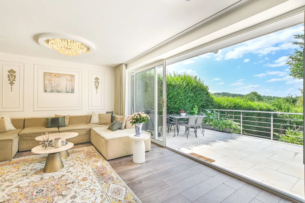 5 bed house for sale — 379 Whitton Avenue East, Greenford