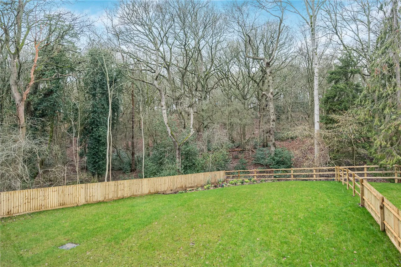Cuffley Hill, Goffs Oak, Hertfordshire, EN7 5EY, photo 38