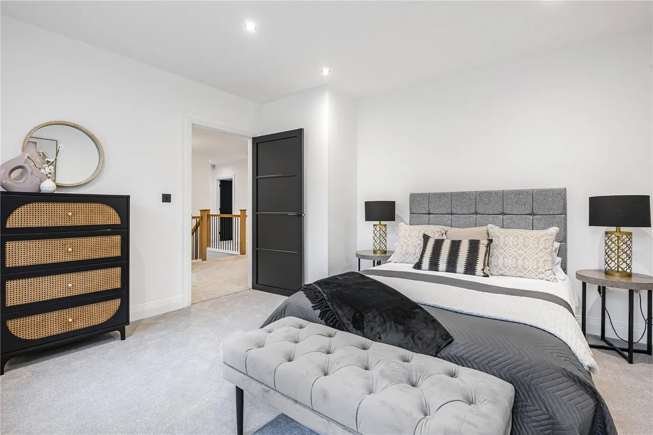 Cuffley Hill, Goffs Oak, Hertfordshire, EN7 5EY, photo 25