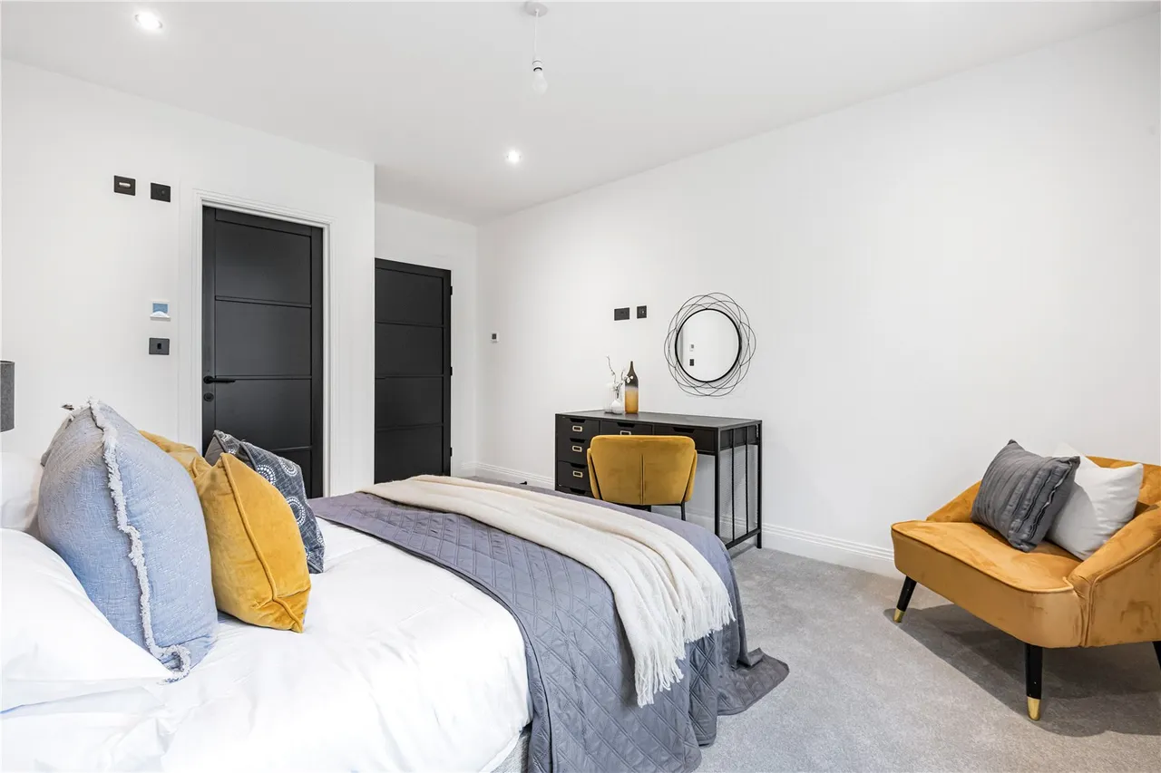 Cuffley Hill, Goffs Oak, Hertfordshire, EN7 5EY, photo 30