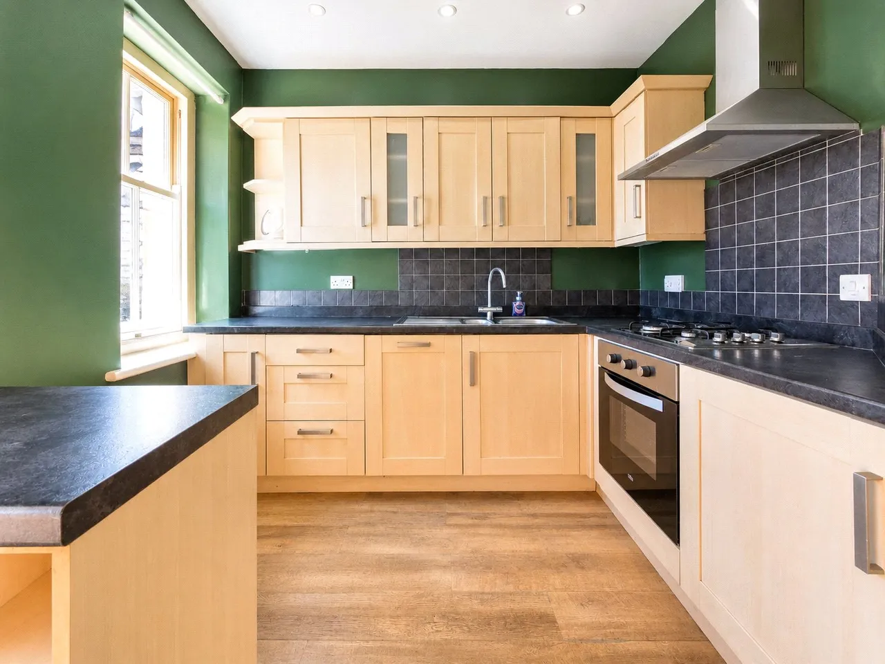 Killerton Road, Bude, EX23, photo 2