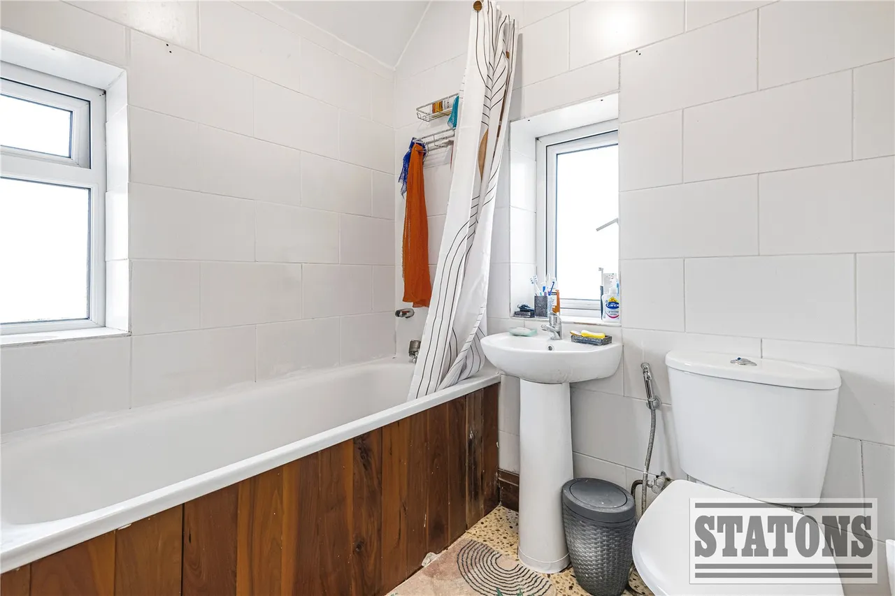 Gregory Avenue, Potters Bar, Hertfordshire, EN6 5PX, photo 9