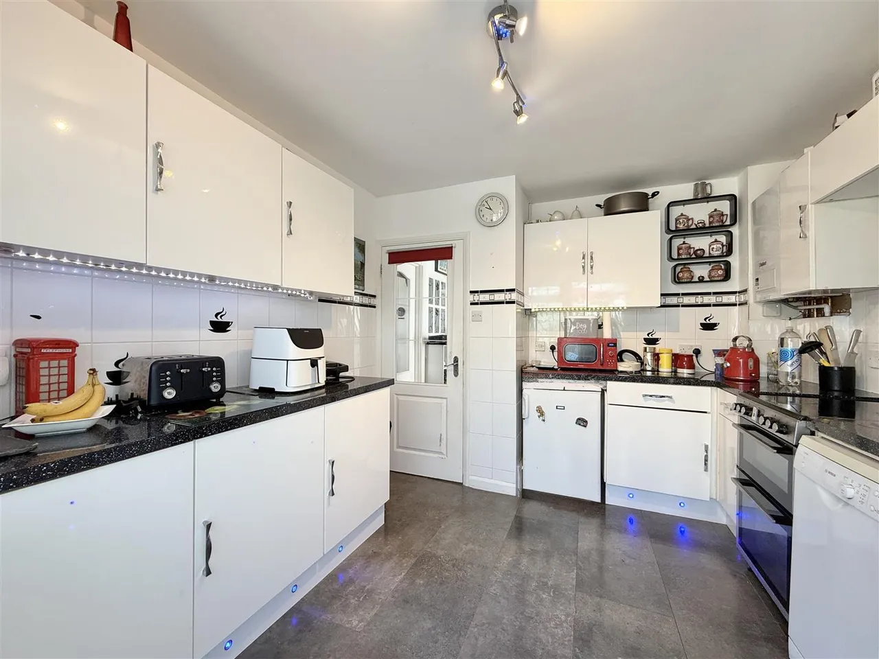 Milton Crescent, Brixham, photo 11
