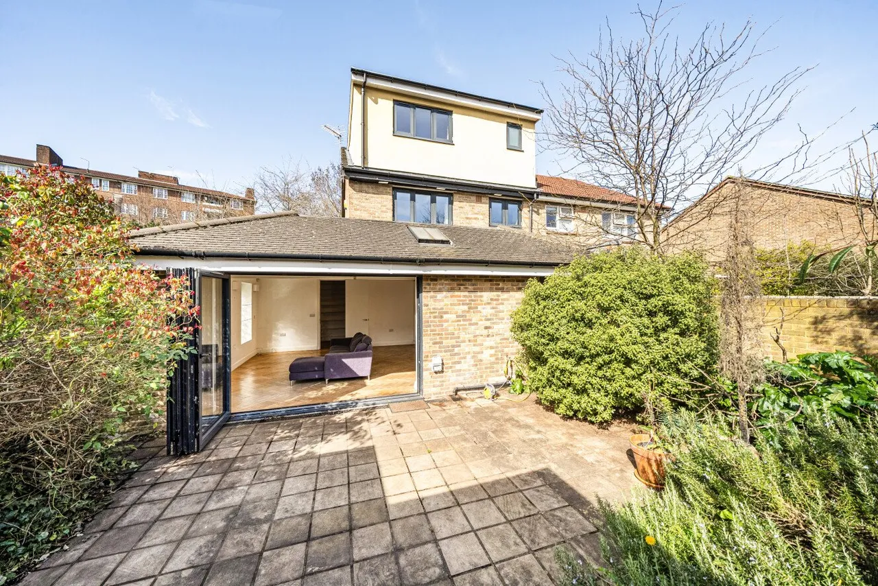 3 bed house for sale, Westcott Road, Kennington, SE17