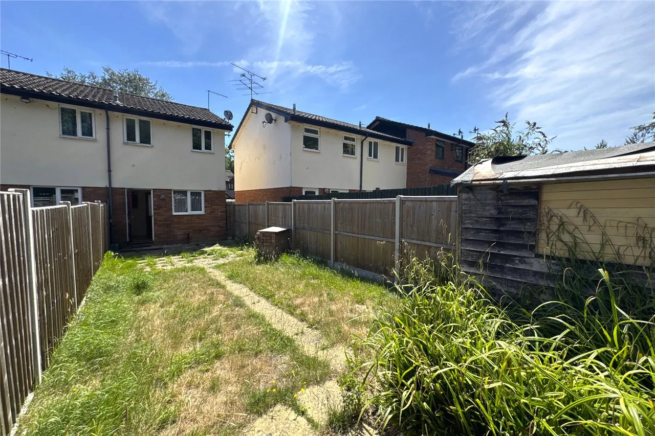 Kingfisher Close, Farnborough, Hampshire, GU14 9QX, photo 11