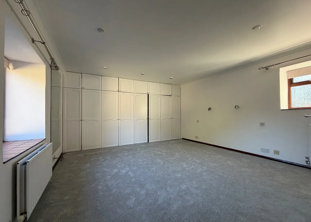 Pulborough, RH20, photo 8