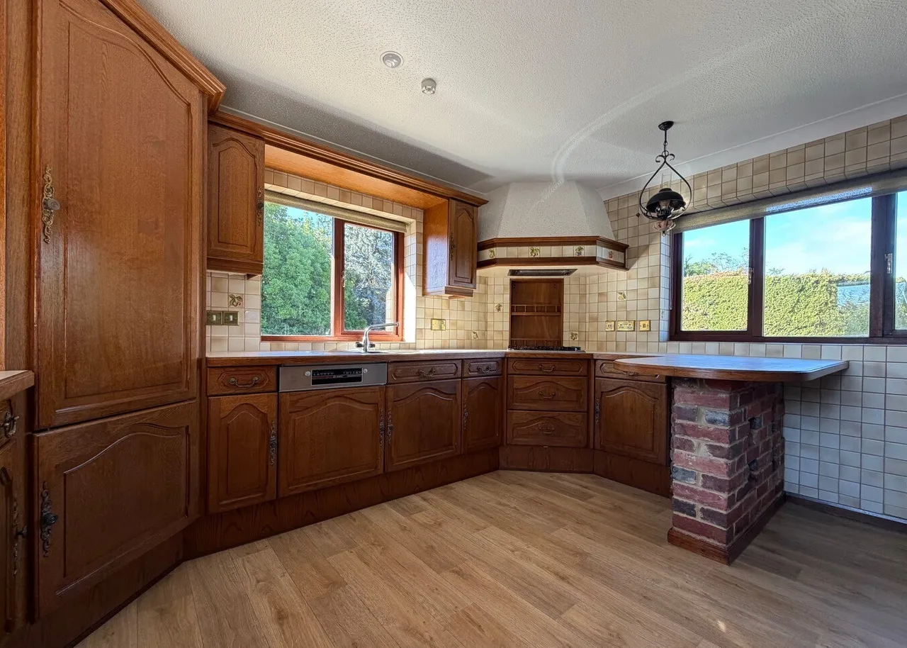 Pulborough, RH20, photo 3