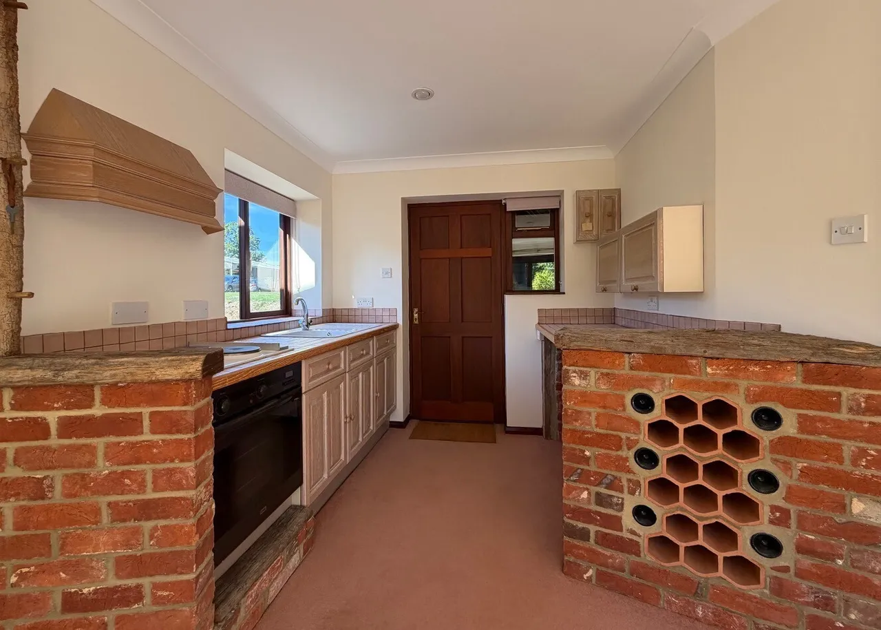 Pulborough, RH20, photo 15