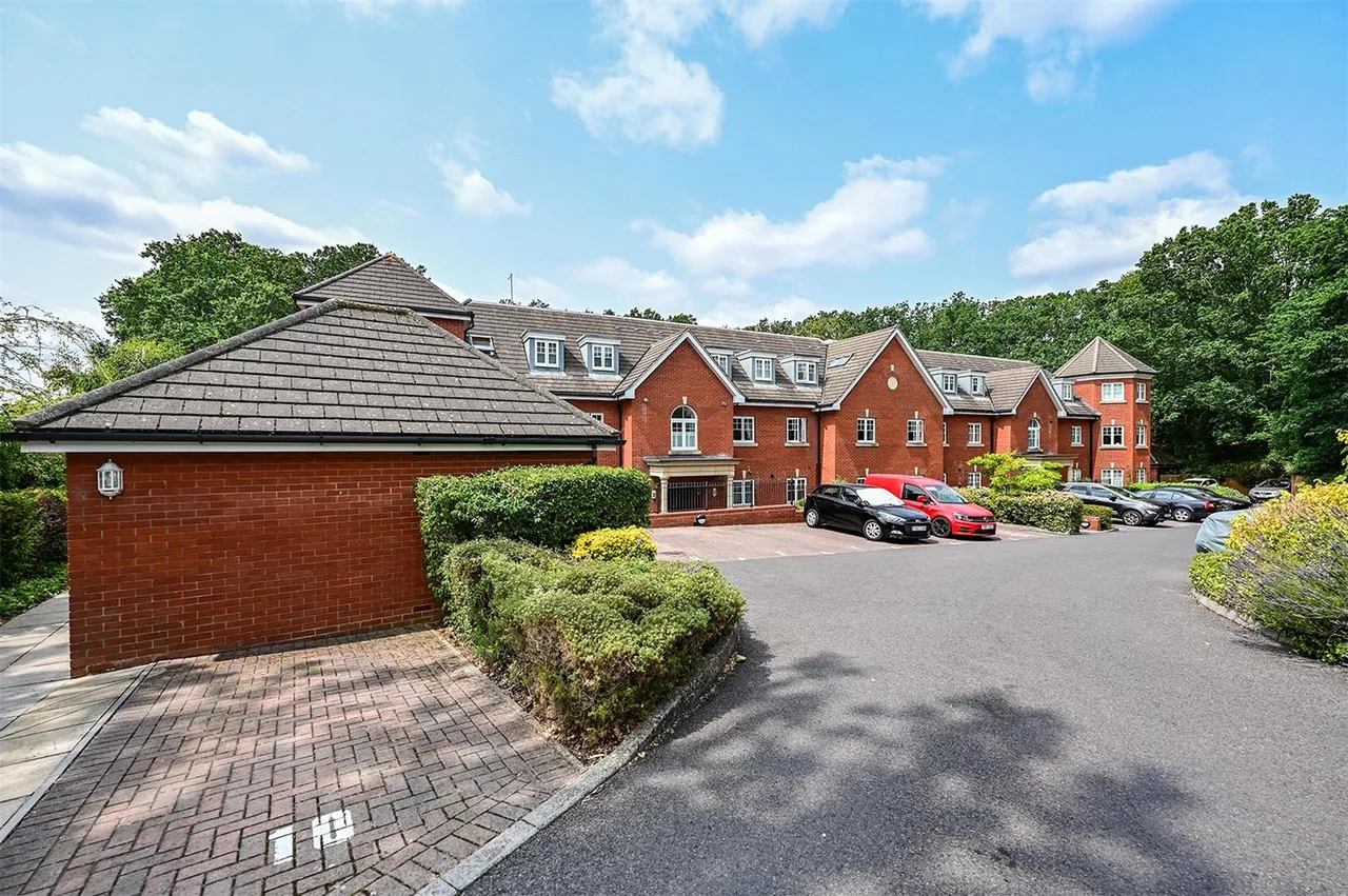 Grace Gardens, Fleet, GU51, photo 4