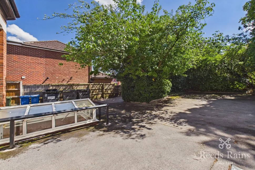 Highfield, Sale, Greater Manchester, M33, photo 9