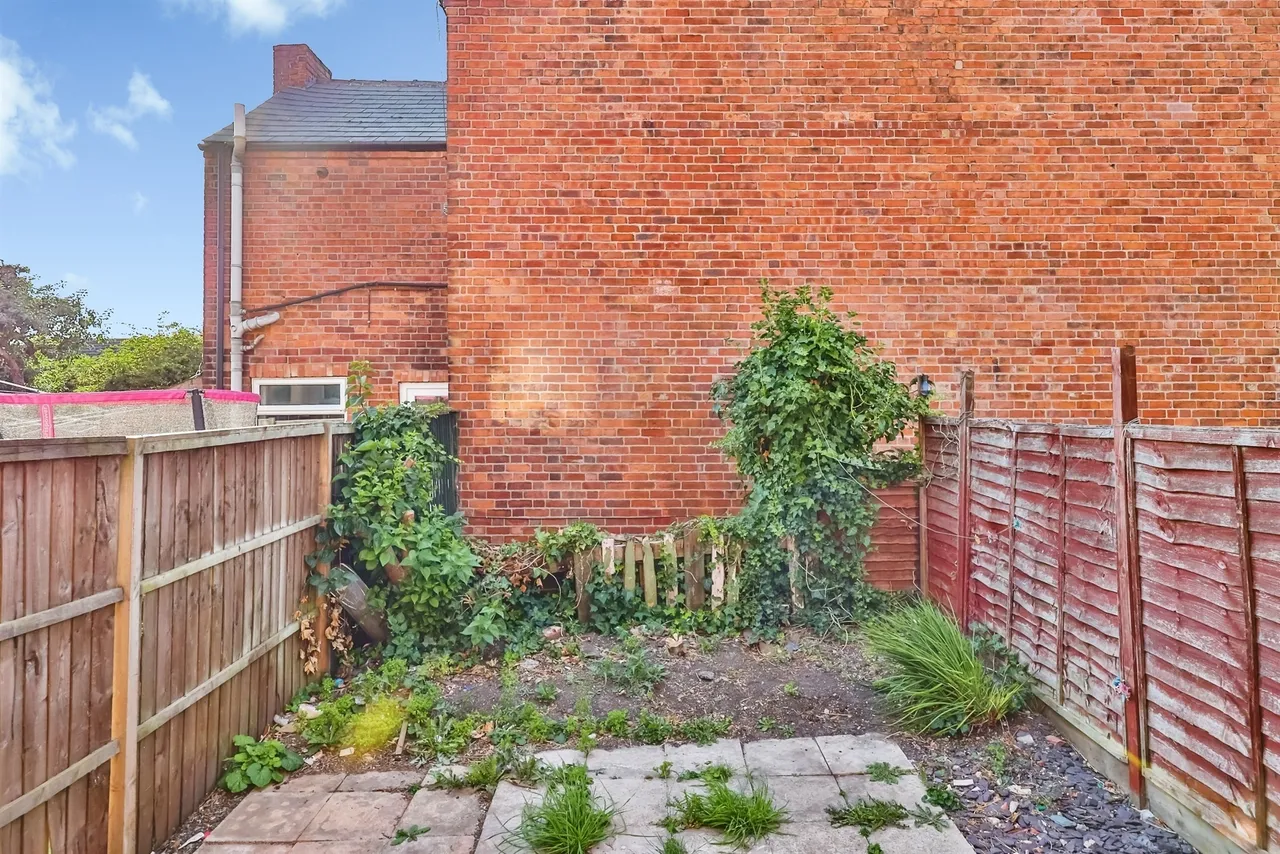 Main Street, Eastwood, NG16, photo 17