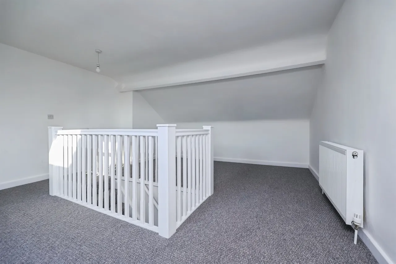 Main Street, Eastwood, NG16, photo 15