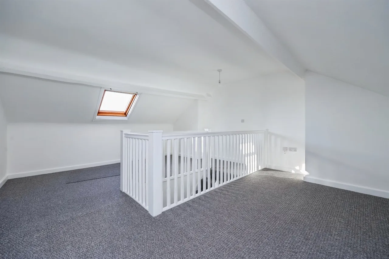 Main Street, Eastwood, NG16, photo 3