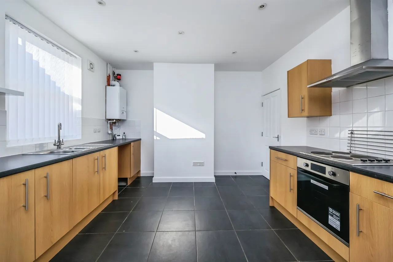 Main Street, Eastwood, NG16, photo 4