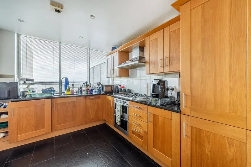 69 Station Road, Edgware HA8 7JQ, photo 2