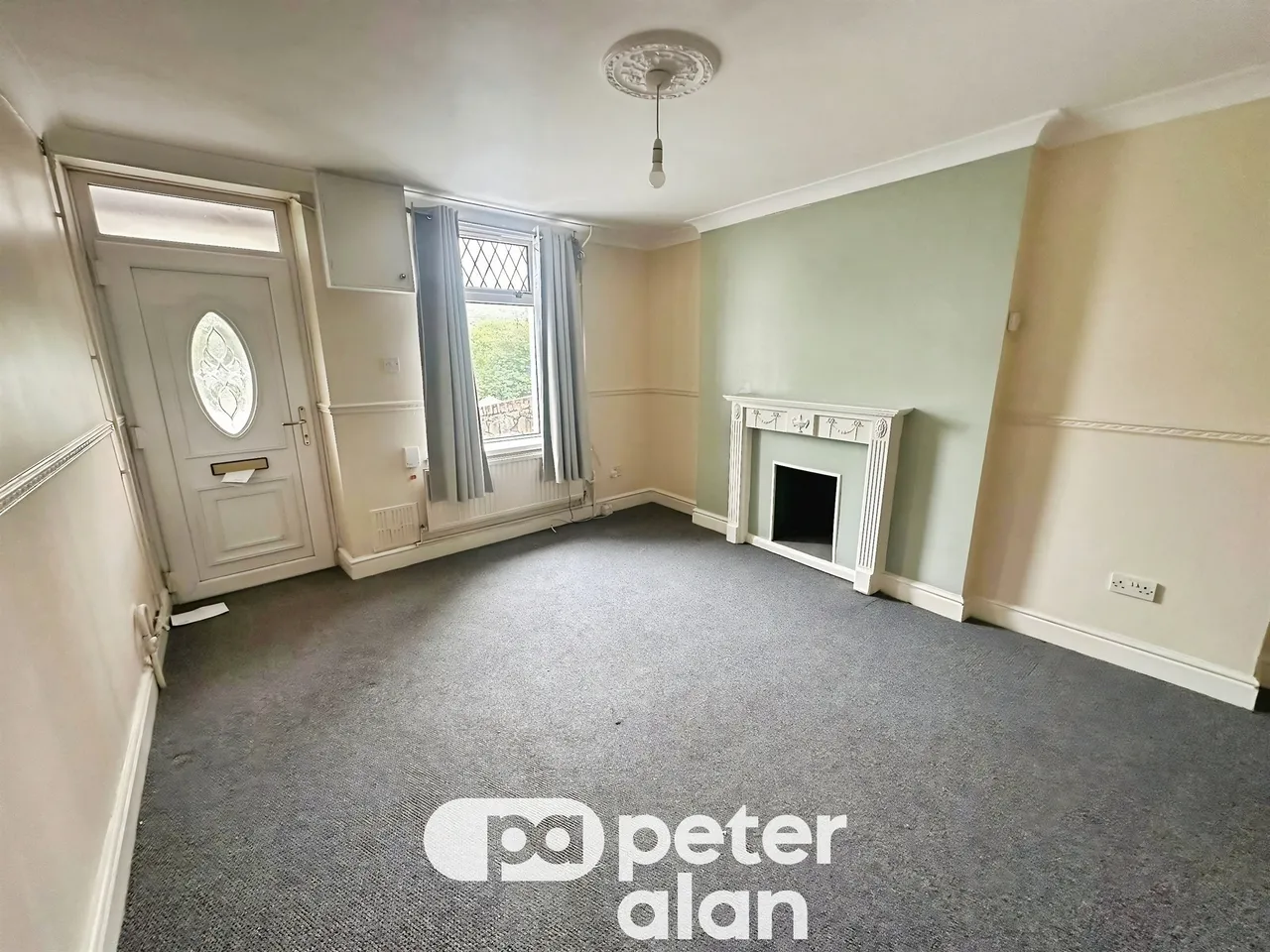 Commercial Street, Maesteg, CF34, photo 4