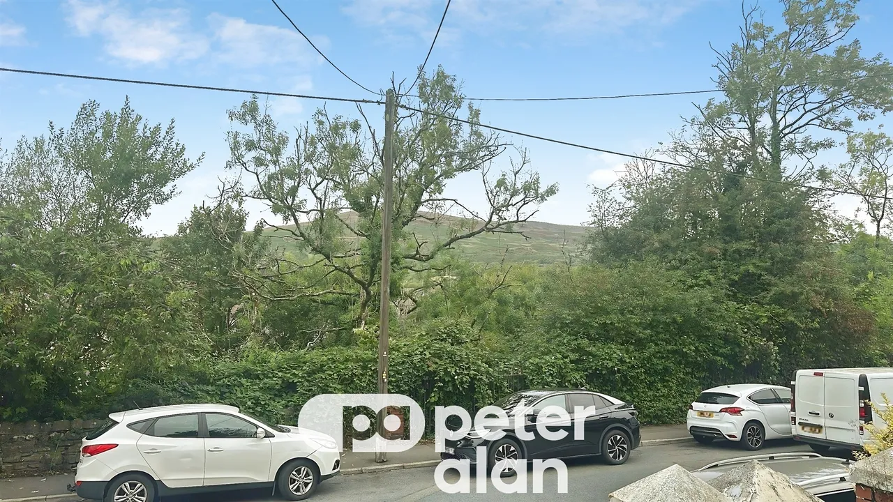 Commercial Street, Maesteg, CF34, photo 13