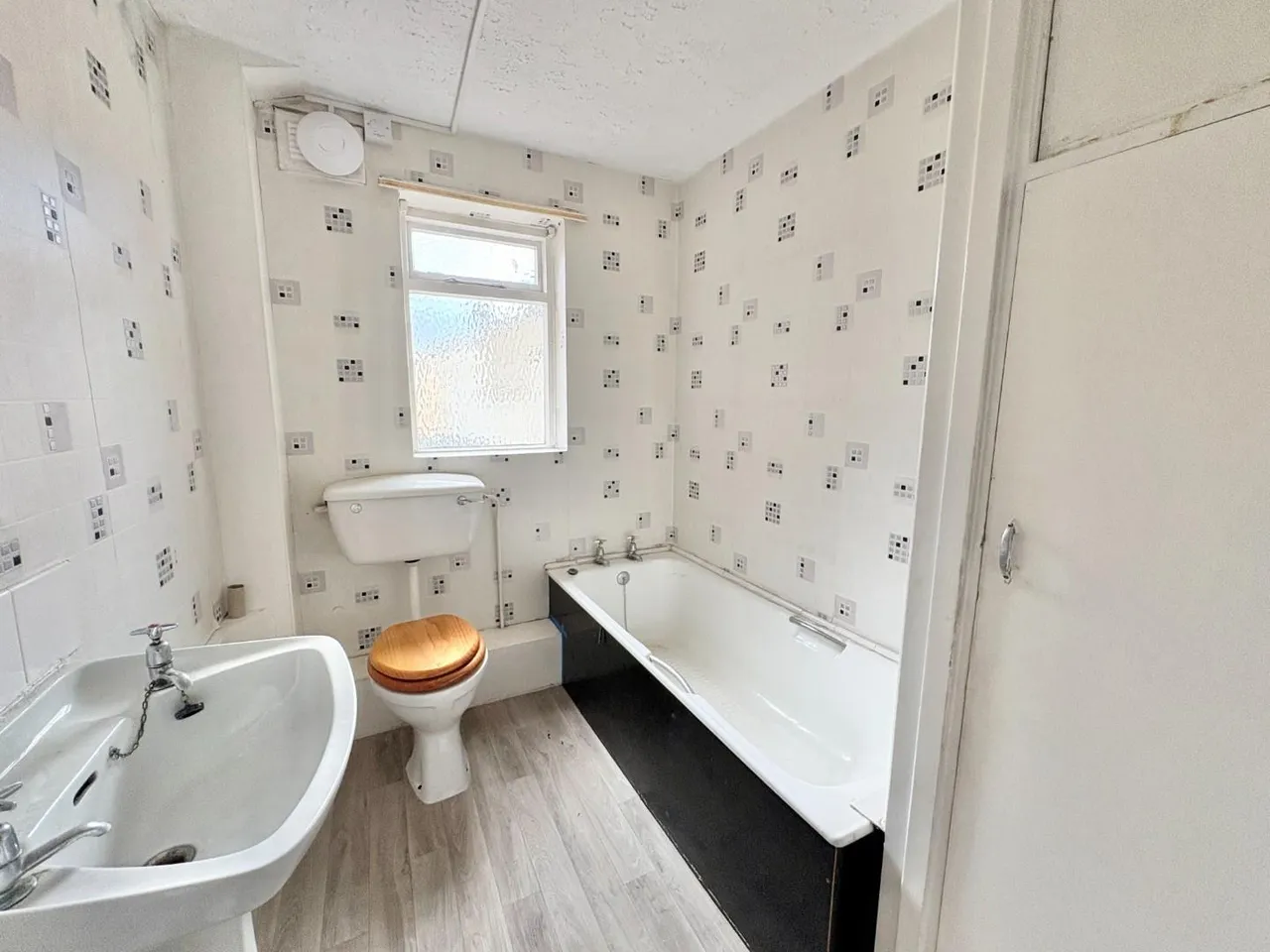 Gladstone Street, Crook, DL15, photo 4